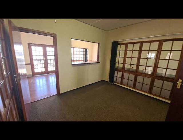 INDUSTRIAL PROPERTY TO RENT IN HALFWAY HOUSE